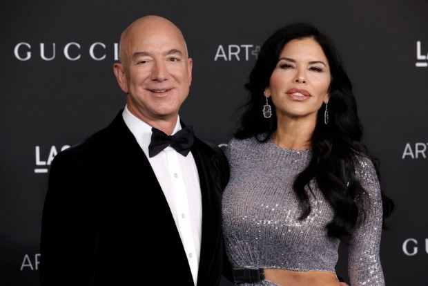 Jeff Bezos' Fiancee Lauren Sanchez Accused of Stealing Former Intructor’s Idea for Her Children’s Book