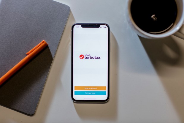 IRS Free Tax Filing Tool Launch Triggers Intuit Share Drop as TurboTax Loses 1 Million Free Users