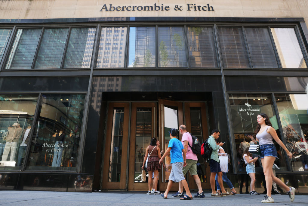 Abercrombie & Fitch Predicts 10 Sales Increase in 2024, Thanks to '90