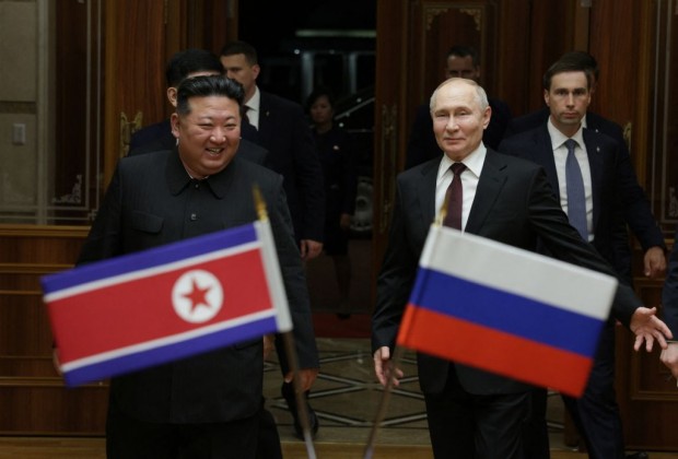 TOPSHOT-NKOREA-SKOREA-RUSSIA-CONFLICT-DIPLOMACY-DEFENCE