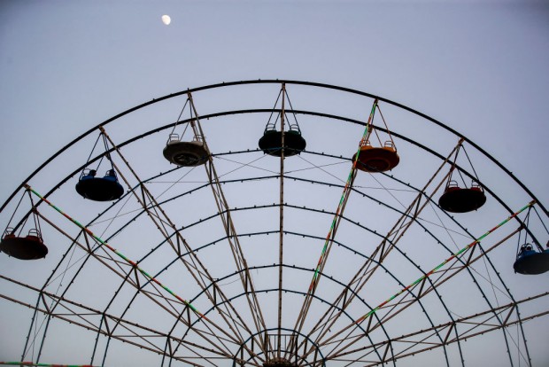 Family Sues Oregon’s Oaks Amusement Park Over Ride Malfunction, Seeks $125K in Damages