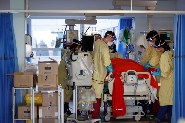 UK: Nurses Express Heartbreak as Hospital Patients Die Alone Amid Staff Shortages