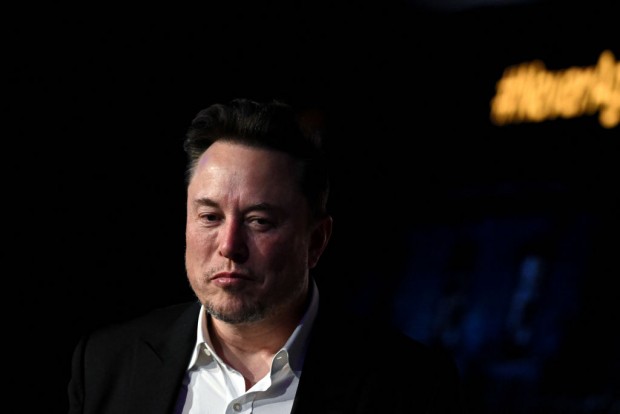 Elon Musk Issues Stark Warning to Bill Gates: Tesla's AI Ambitions Spell Doom for Doubters