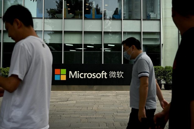 Microsoft Faces Backlash Over iPhone-Only Policy That Bans China Staff from Using Android Phones