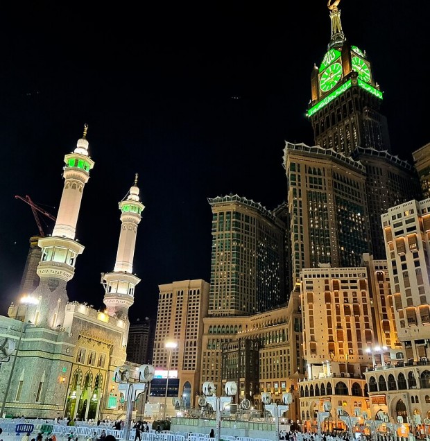 Environs of the Grand Mosque of Makkah, Saudi Arabia, at night (1)