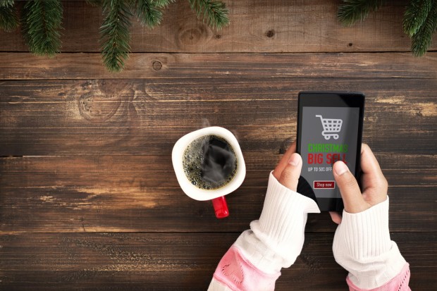 Why Retailers Need to Focus on Mobile Shoppers This Holiday Season