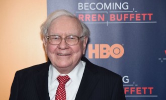 Warren Buffett Donates a Whooping $870 Million in Berkshire Hathaway Stock to 4 Charities Before Thanksgiving