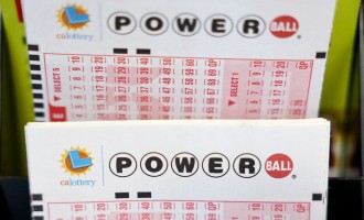 Powerball Player Sues Lottery After Being Told His Apparent $340 Million Win Is Error