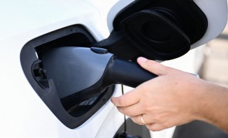 Hawaii Becomes the 4th State to Have Federally Funded EV Charging Station — And It's on Maui