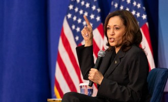 VP Kamala Harris Unveils $100 Million Initiative for Detroit's Auto Sector Transition to EVs