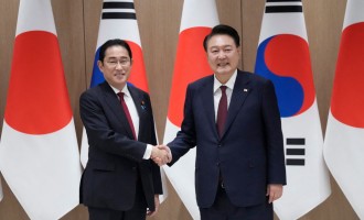 South Korea, Japan, China Holds Trilateral Summit in Seoul to Discuss Resuming Free Trade Agreement Talks