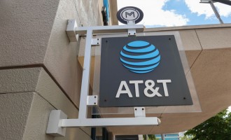 AT&T, Verizon Customers Experience Outage Across US