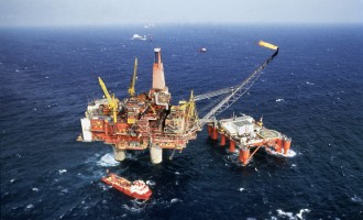 Oil Giant BP's Former Boss Backs Labour Energy Policy, Calls for New North Sea Drilling Licenses To Be Halted