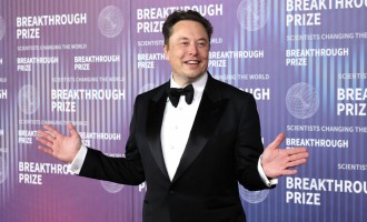 Tesla Shareholders Approve Elon Musk's Pay Package; X Demands Money from Ex-Employees, Citing Overpayment