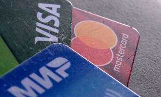 Visa-Mastercard $30 Billion Swipe Fee Deal Setback as Judge Hints at Rejection