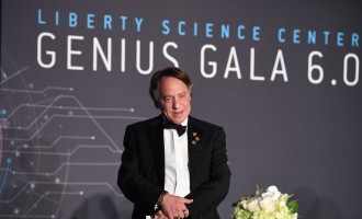 Ray Kurzweil Hopes to Reach 'Singularity' by Merging with AI