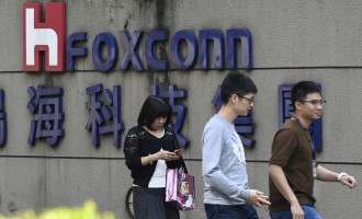 Apple Supplier Foxconn Boosts Wages and Bonuses Ahead of AI-Enabled iPhone 16 Launch