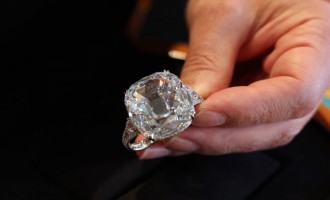 Manhattan Gemstone Dealer Charged for Diamond Fraud
