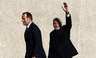 India's Prime Minister Narendra Modi (R) with Australian Prime Minister Tony Abbott