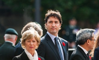 Justin Trudeau (C)