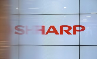 Sharp Said to Favor INCJ's Rescue Plan Over Higher Foxconn Offer