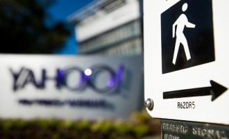 Yahoo Said to Propose Job Cuts as Part of Mayer's Revival Plan